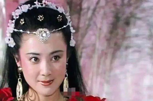 王麗坤離婚后首度亮相，坦然面對，勇敢重新出發(fā)