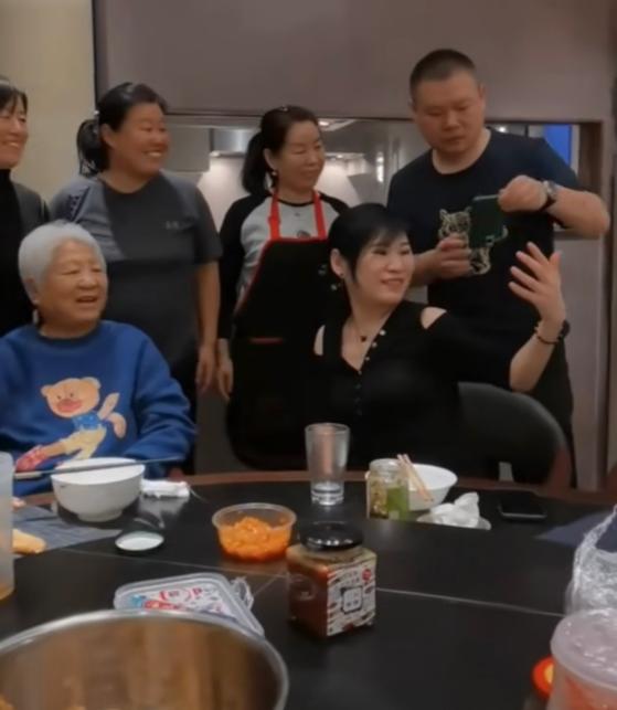 溫馨餐桌設(shè)計(jì)，打造家庭聚餐的歡樂氛圍