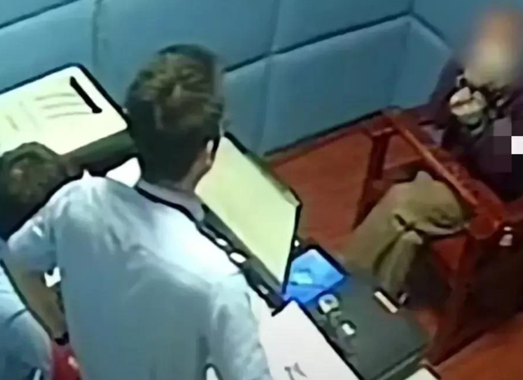 男子面試遭遇猥褻事件，社會(huì)正義的彰顯與涉事面試官被拘留