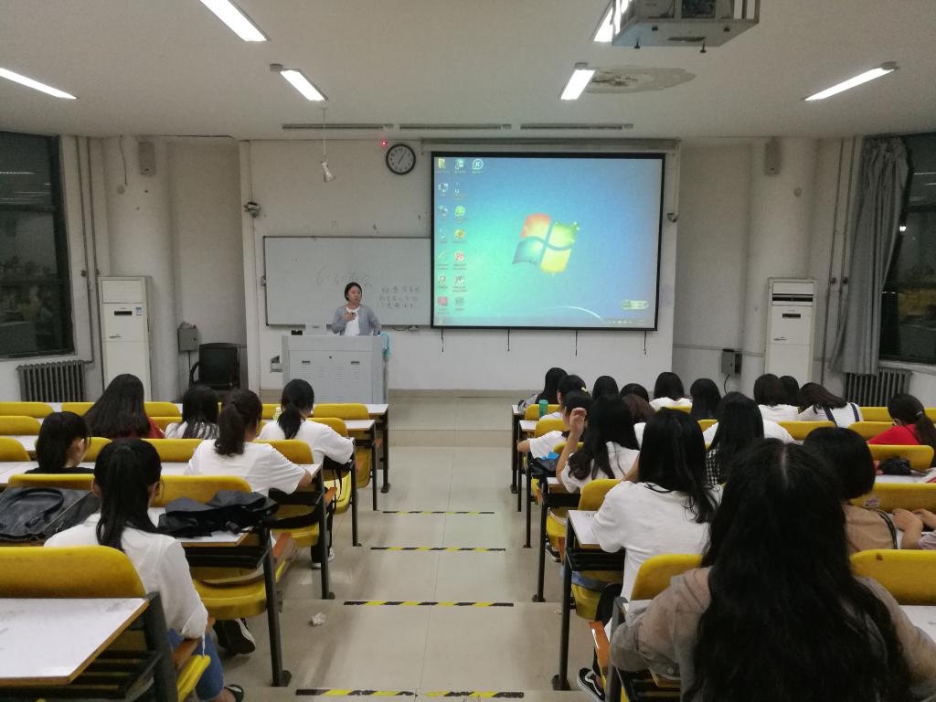 大學(xué)宿舍管理政策加強(qiáng)，學(xué)生隱私保護(hù)成焦點(diǎn)熱議話題
