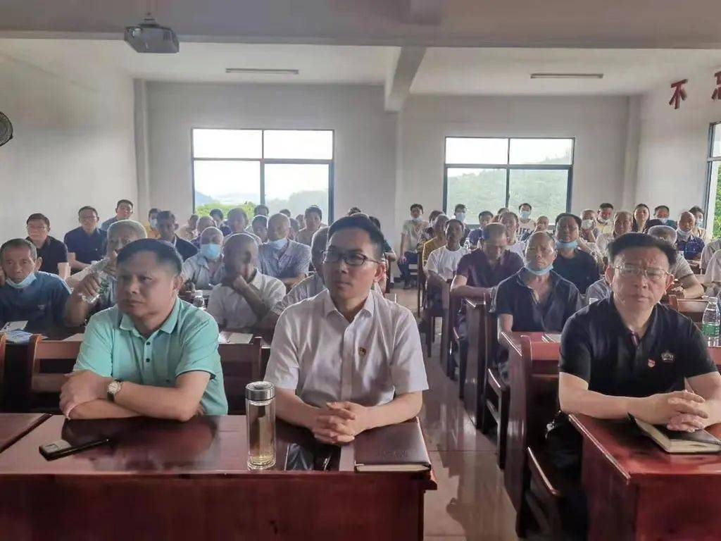重病男孩游戲充值14萬(wàn)，引發(fā)社會(huì)警醒與深思之路