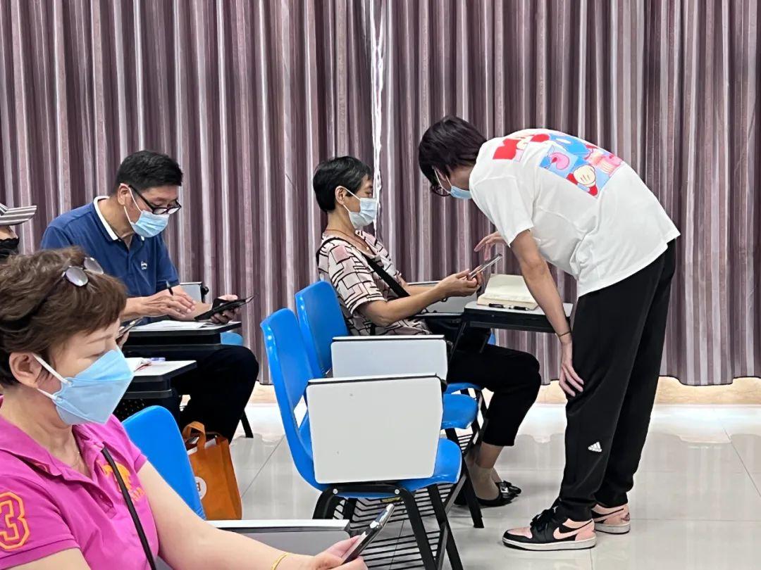 老年人智能化生活障礙，數(shù)字鴻溝亟待填平