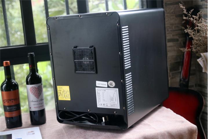 家庭迷你酒柜，設(shè)計與實用功能的完美結(jié)合