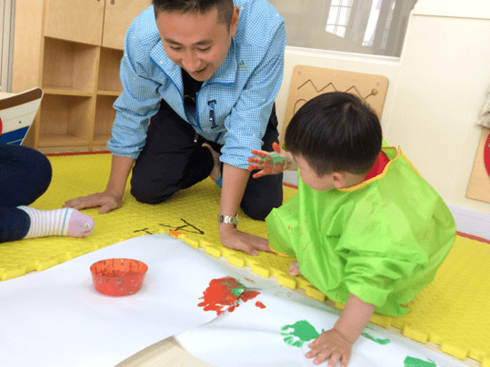 親子活動，促進孩子語言發(fā)展之路