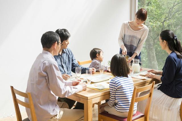 如何創(chuàng)造激發(fā)孩子主動學(xué)習的家庭環(huán)境
