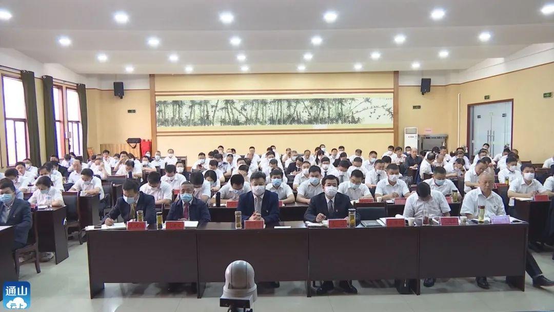 家長如何助力孩子培養(yǎng)判斷力和決策能力，教育中的關鍵角色分析