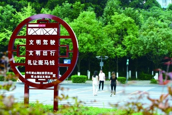 街頭藝術(shù)，社會現(xiàn)實的映照與個人情感的表達
