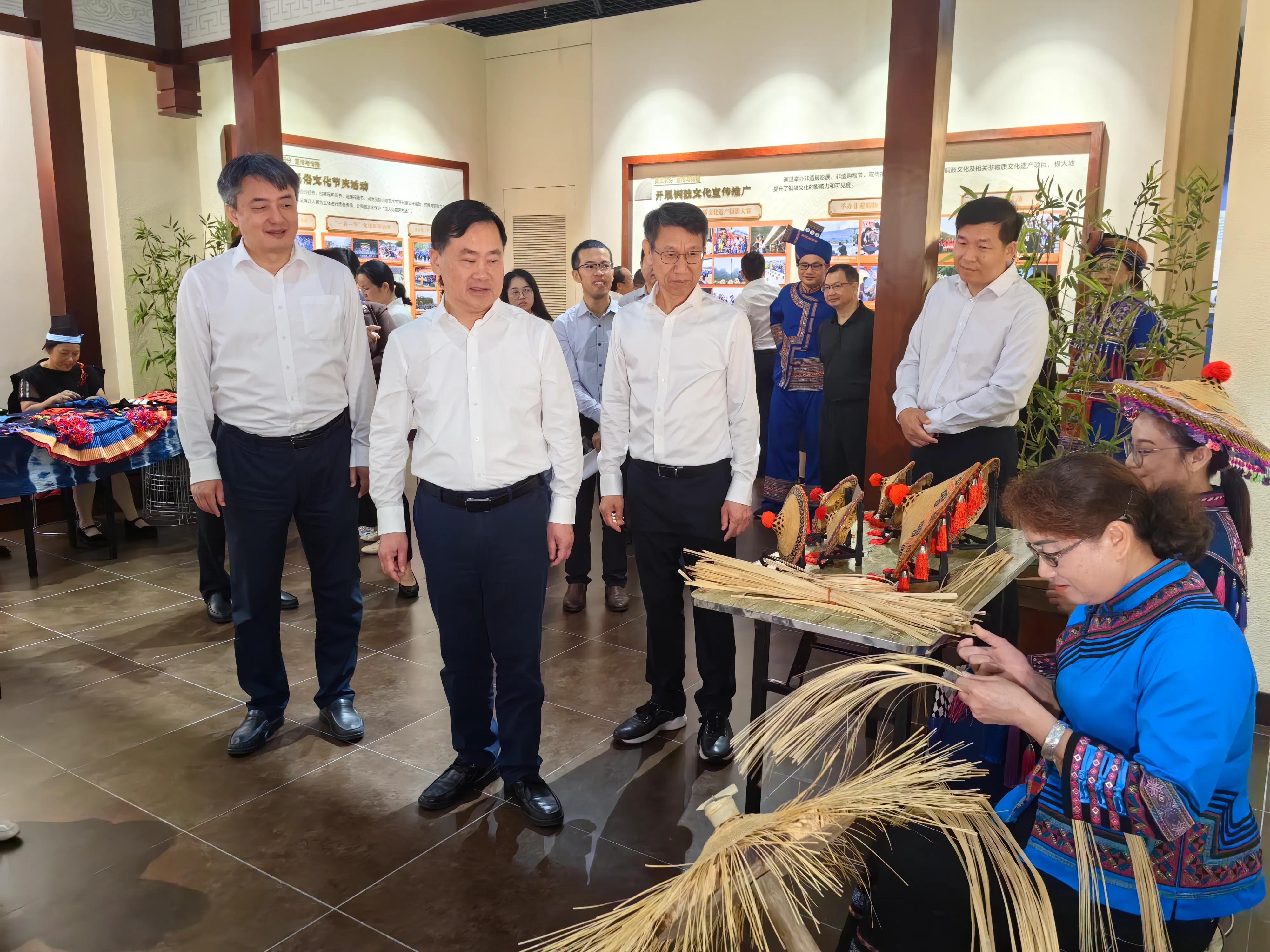 生態(tài)保護(hù)中的文化遺產(chǎn)與可持續(xù)發(fā)展，傳承與創(chuàng)新并進(jìn)之路
