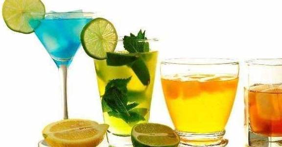 四季冷飲體驗(yàn)，清涼與樂趣的交織
