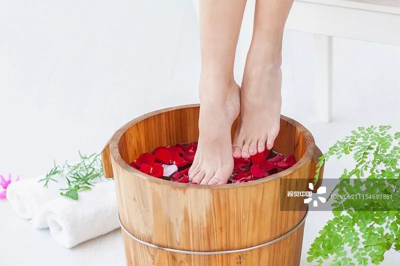 科學(xué)泡腳，時間不宜過長，關(guān)鍵在于正確方法