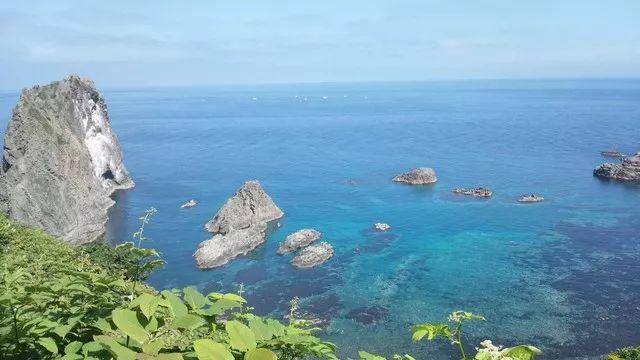 隨季節(jié)變換調(diào)整餐單，盡享時(shí)令美食盛宴