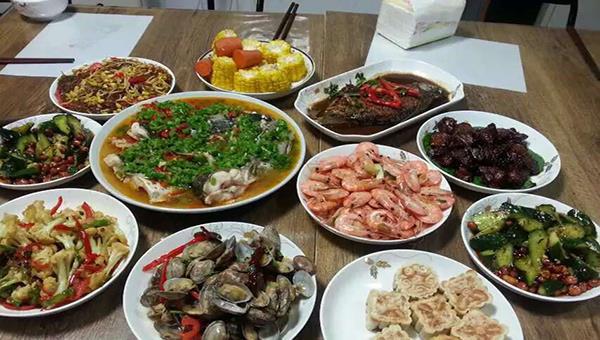 全球晚餐傳統(tǒng)探秘，品味各地的餐飲文化之旅