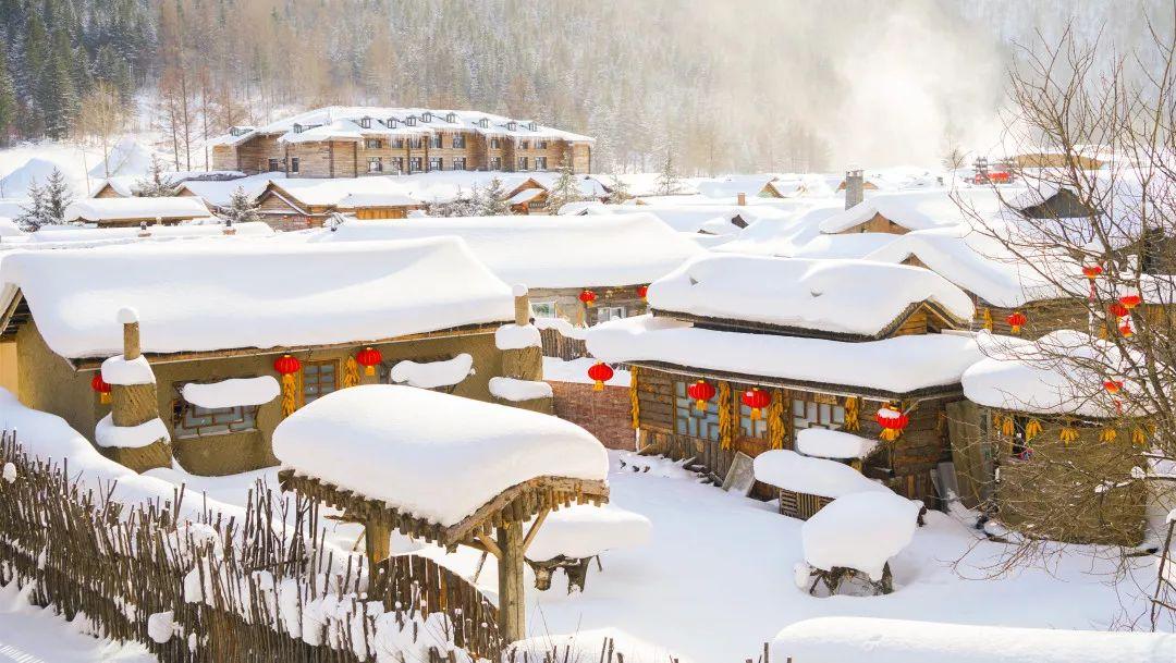 雪原滑雪之旅，冰雪世界的奇妙探索