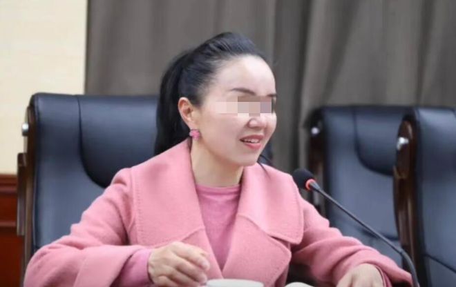 中學(xué)女副校長(zhǎng)婚內(nèi)出軌事件，背后的反思與啟示
