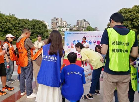 親子活動，培養(yǎng)孩子責(zé)任感之旅