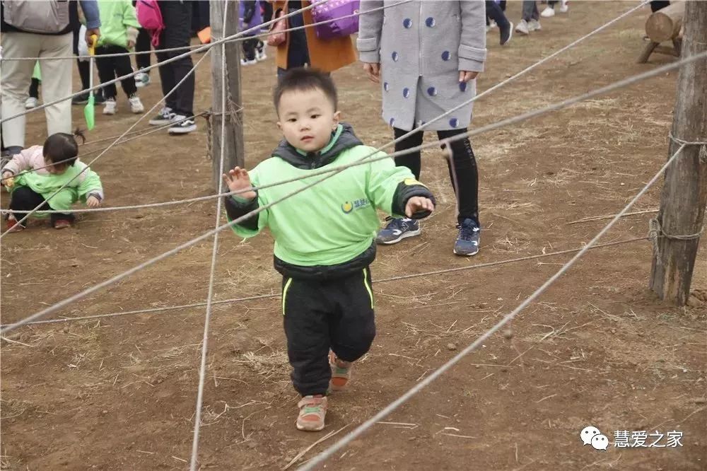 戶外活動(dòng)中孩子自我探索能力的提升之道