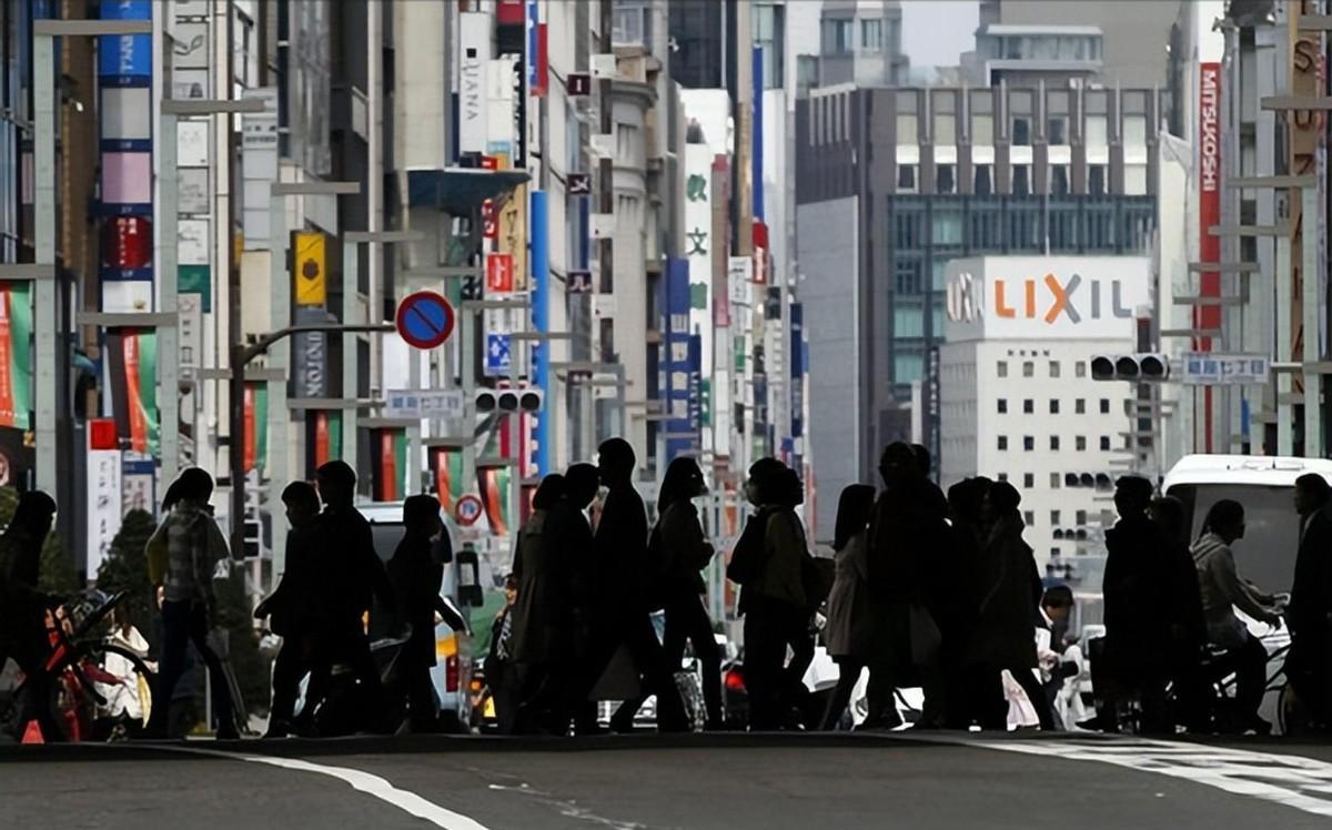 日本政府下調(diào)GDP增速預(yù)估，經(jīng)濟前景展望的新視角