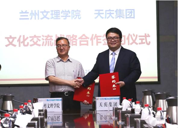 多元文化碰撞與共生，國(guó)際文化節(jié)的跨國(guó)交流與融合