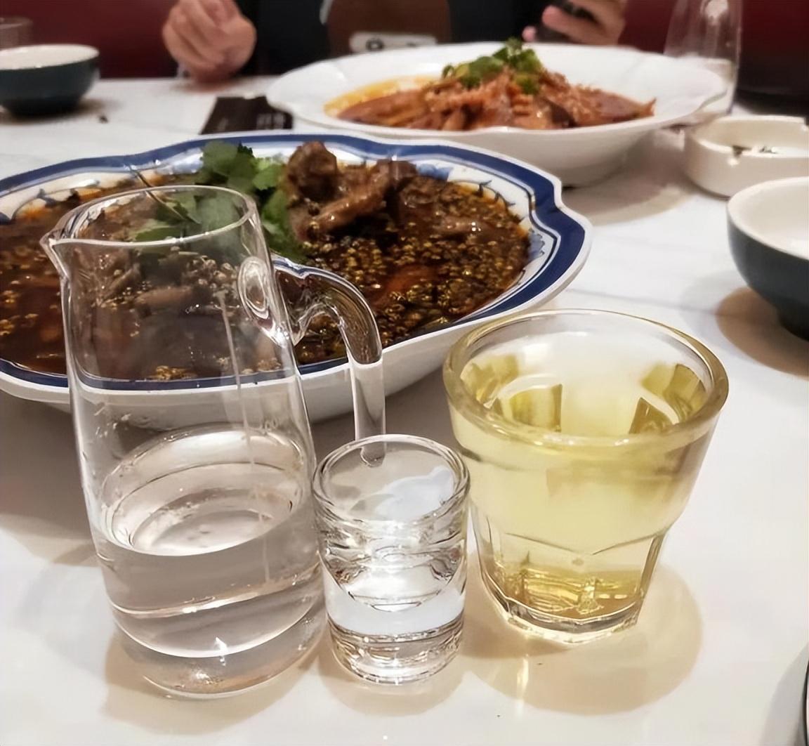 探尋古老釀酒技藝，沉醉時(shí)光酒香之中