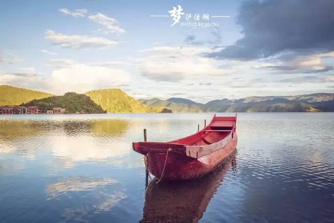 湖畔靜謐時(shí)光，心靈深處的享受