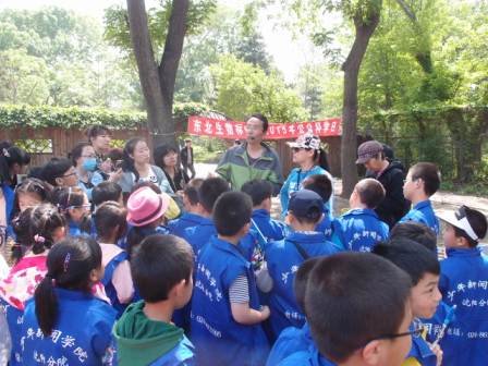 孩子與自然，探索學(xué)習(xí)、環(huán)境互動與保護(hù)的重要性