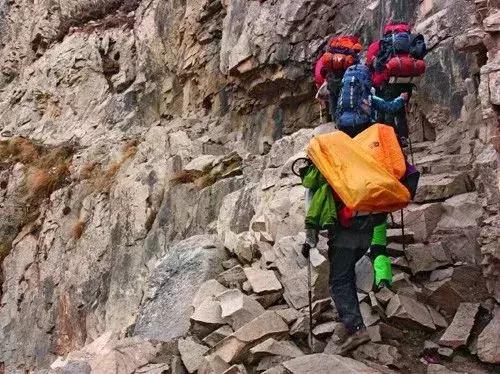 穿越絕美山脈，徒步旅行挑戰(zhàn)極限之旅