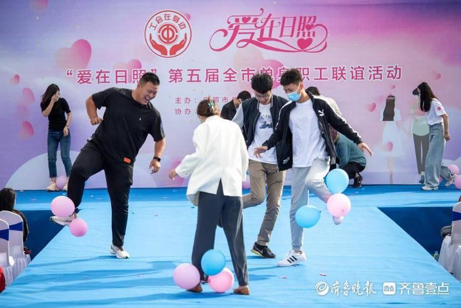 暖陽下的沙灘與海韻，海浪輕拍岸邊聽心語