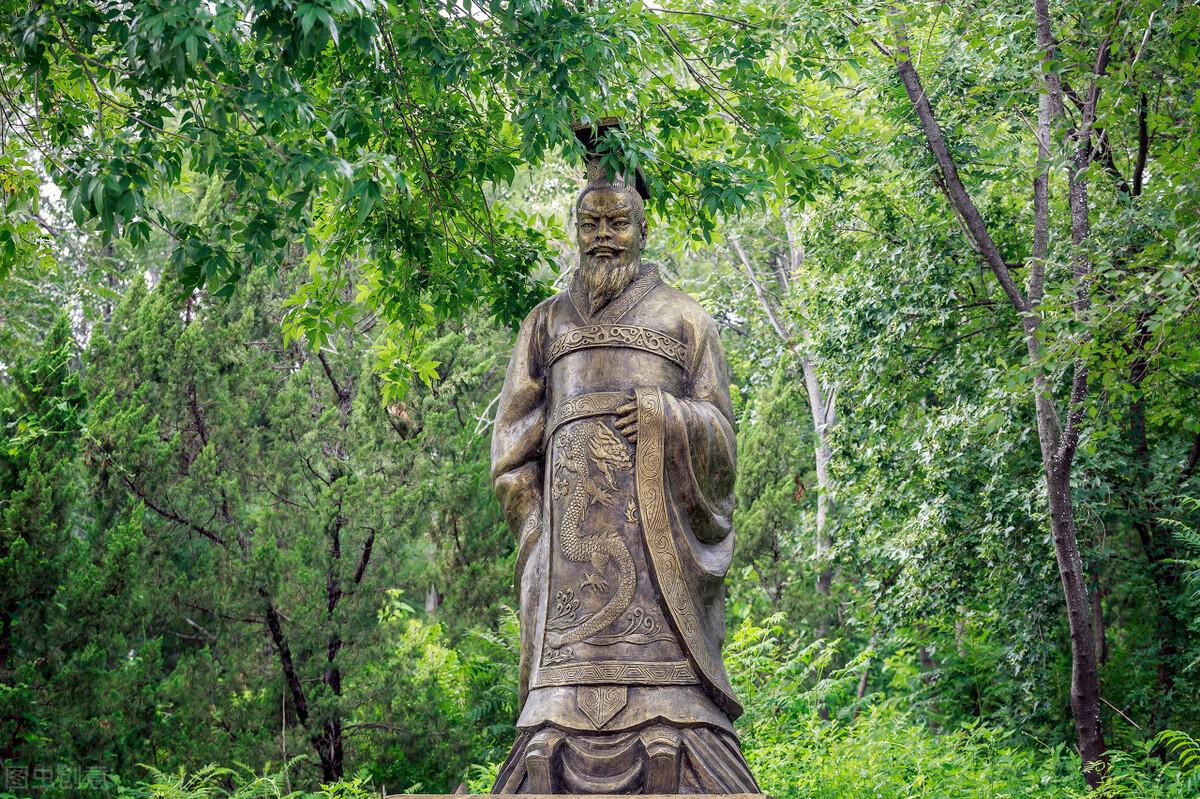 春風輕拂，河流與花朵共舞——自然的和諧與生命的韻律