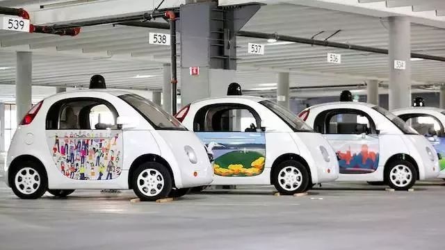 無(wú)人駕駛汽車優(yōu)化城市物流配送系統(tǒng)的策略與路徑探索