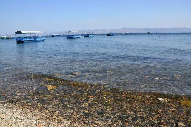 深湖探索，潛水之旅揭秘地球最深湖泊的神秘面紗