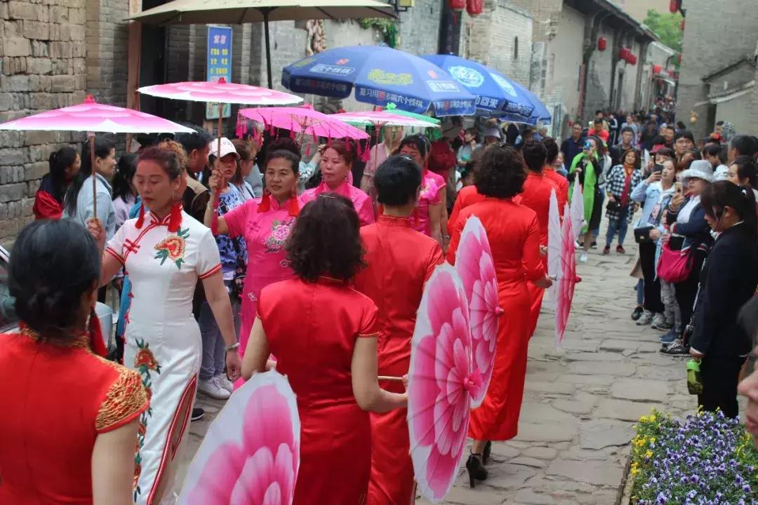 流行文化與傳統(tǒng)文化，碰撞與融合的交響樂(lè)章