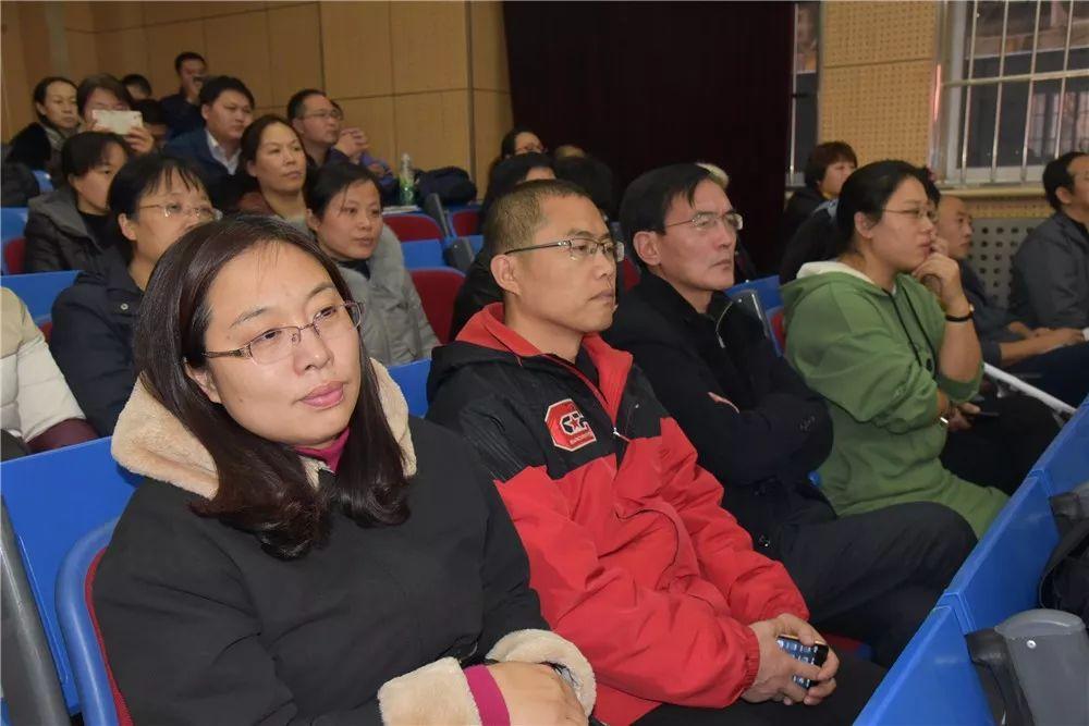 全球化背景下的本土文化保護(hù)與創(chuàng)新，挑戰(zhàn)與機(jī)遇共存