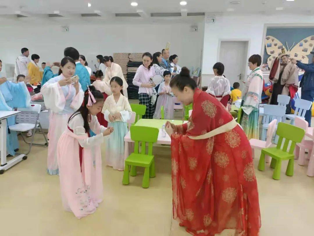 古詩(shī)詞中的自然意象與地方文化的交融與互動(dòng)