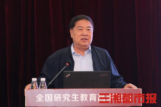 集體討論，激發(fā)學(xué)生獨立思考的火花