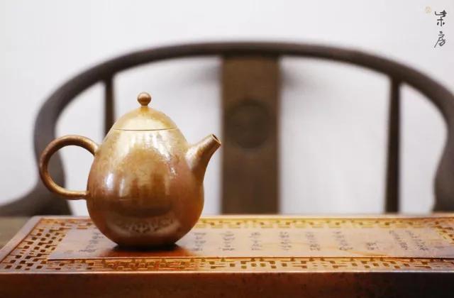 現(xiàn)代藝術(shù)風(fēng)格家居裝飾，提升空間藝術(shù)氣息的魅力之道