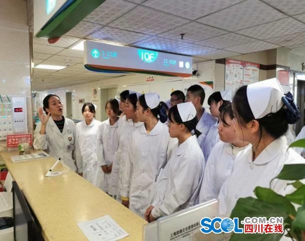 校外活動對學(xué)生職業(yè)發(fā)展的深度影響探討